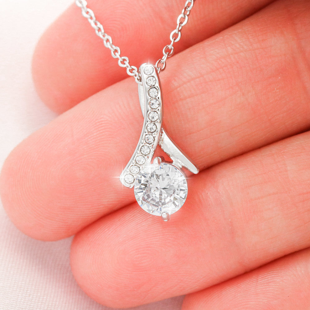 New Moms Alluring Beauty Necklace Gift Set